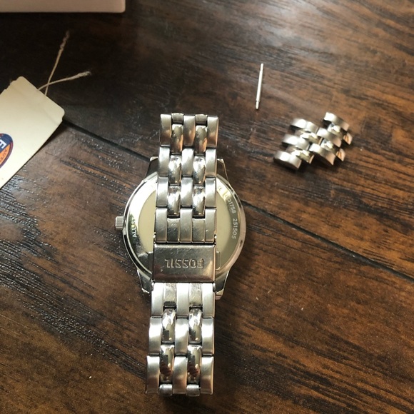 FOSSIL WATCH - Picture 3 of 5